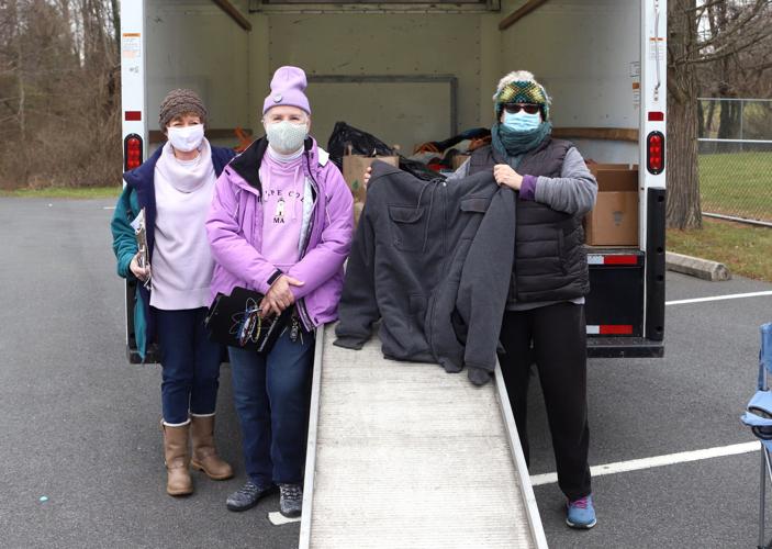 Newarkers donate supplies, pick up trash for MLK Day of Service News