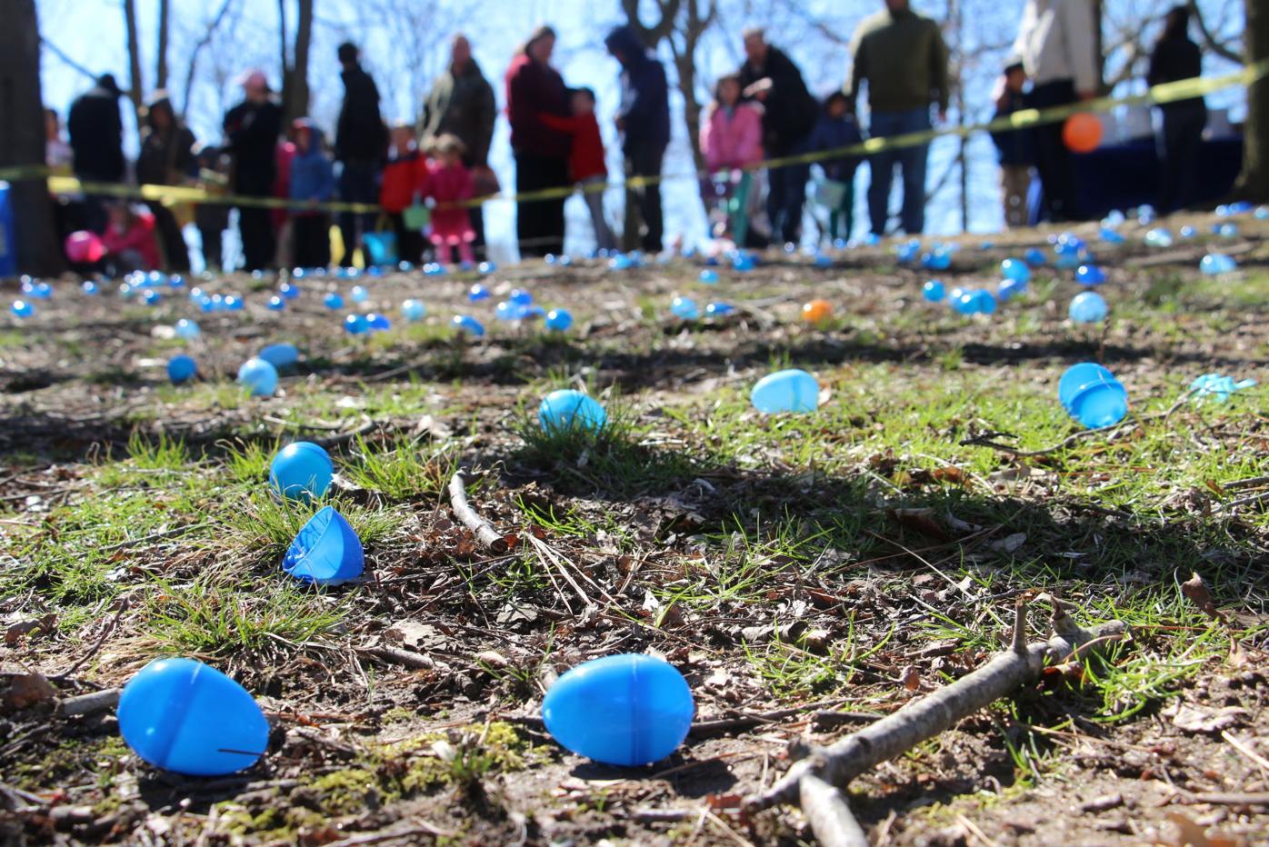 Hundreds attend Newark's annual Easter egg hunt News
