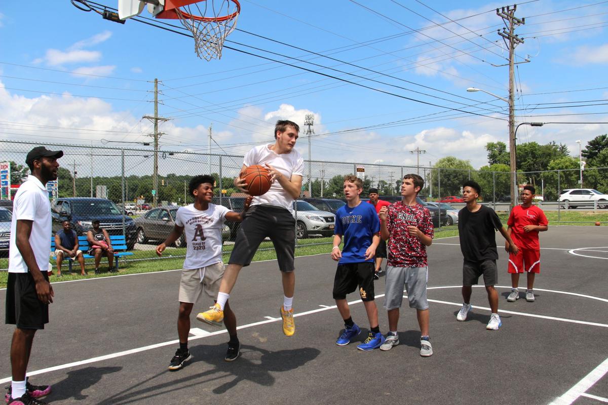 Harlem Globetrotters Alum Starts Weekly Basketball Clinic In Brookside News Newarkpostonline Com
