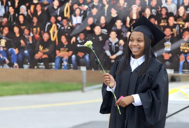 Photo gallery Newark High School graduation News