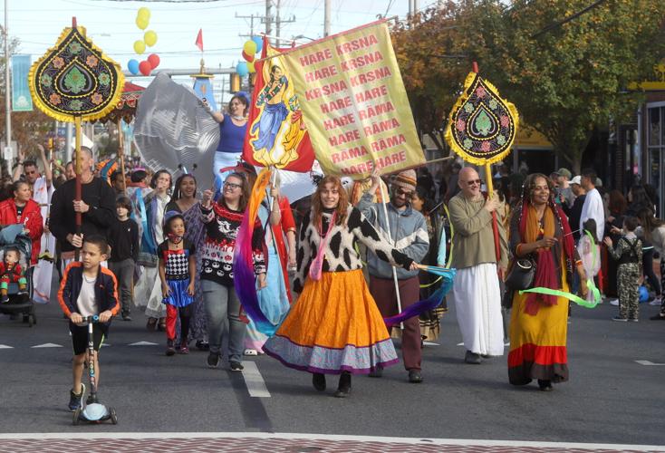 Newark's Halloween parade draws thousands to Main Street News Gallery