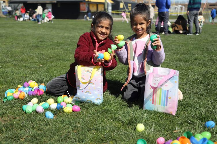 Kids scramble for prizes at Newark's annual Easter egg hunt | News ...