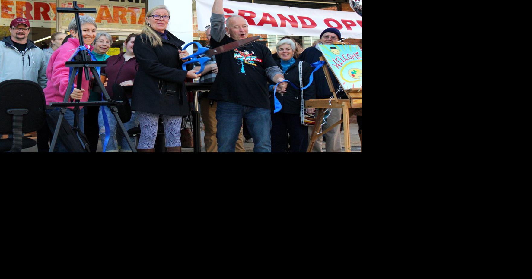 Jerry’s Artarama celebrates local artists at grand opening | News ...