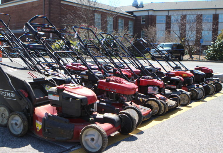 UD frat’s lawnmower tuneup celebrates 15 years News