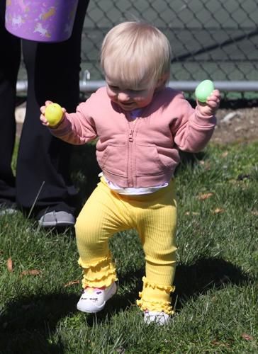 Kids scramble for prizes at Newark's annual Easter egg hunt | News ...