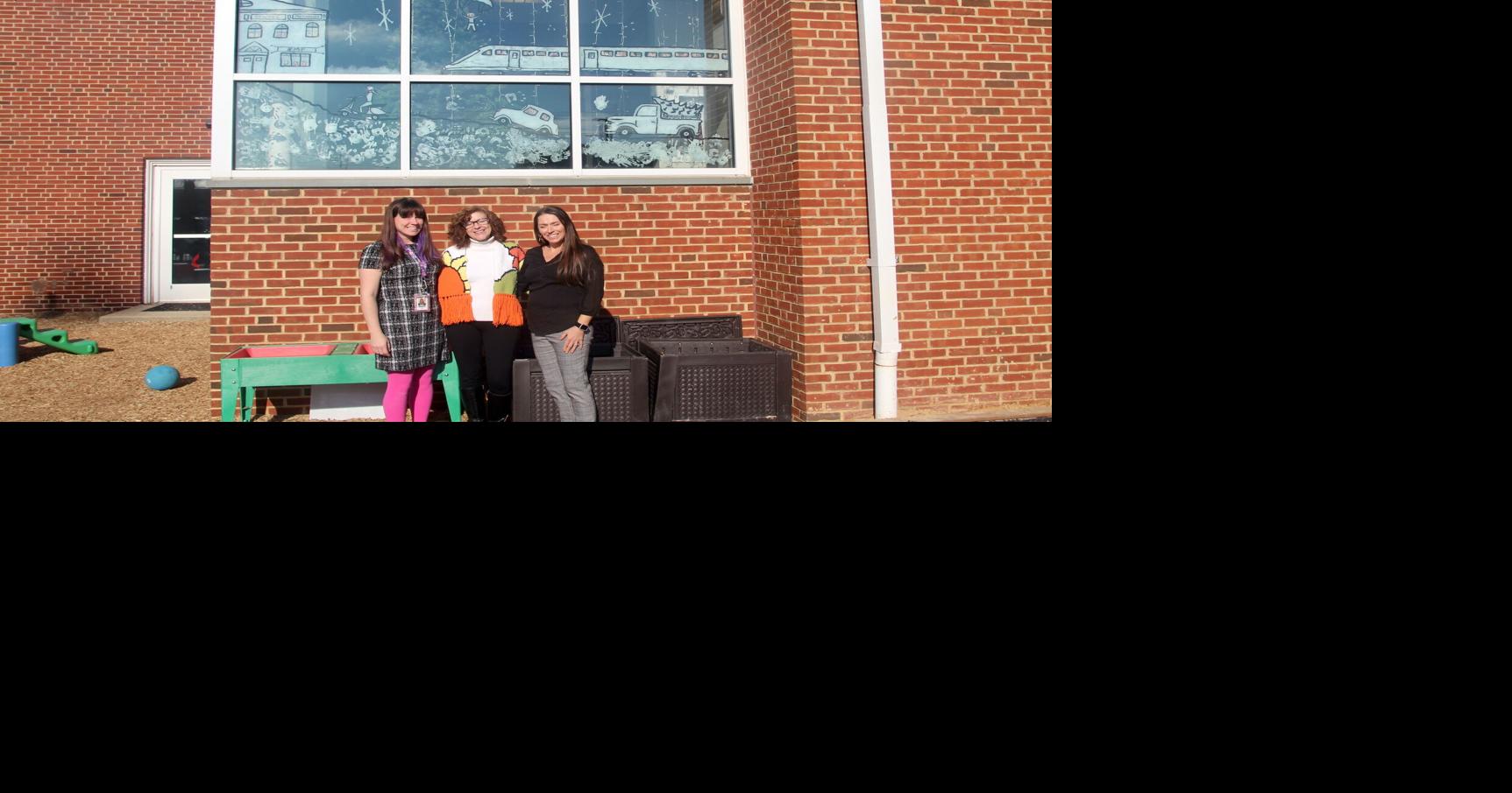 MadMacs, Newark United Methodist Church win holiday window decorating contest News