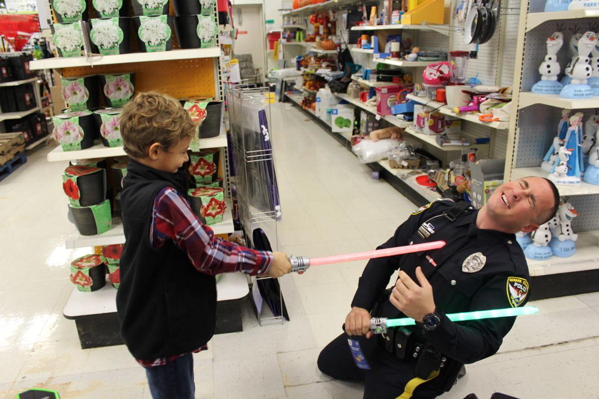 Newark Kids Shop With A Cop News Newarkpostonline Com