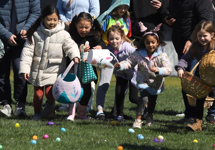 Kids scramble for prizes at Newark's annual Easter egg hunt | News ...