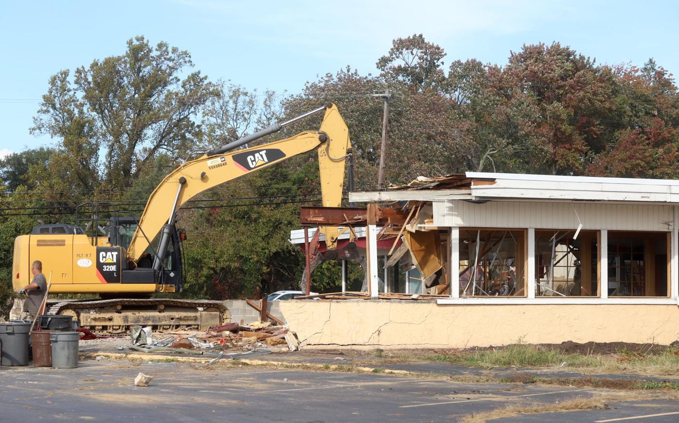 Glass Kitchen A Longtime Glasgow Landmark Is Demolished To Make Way For Car Wash News Newarkpostonline Com