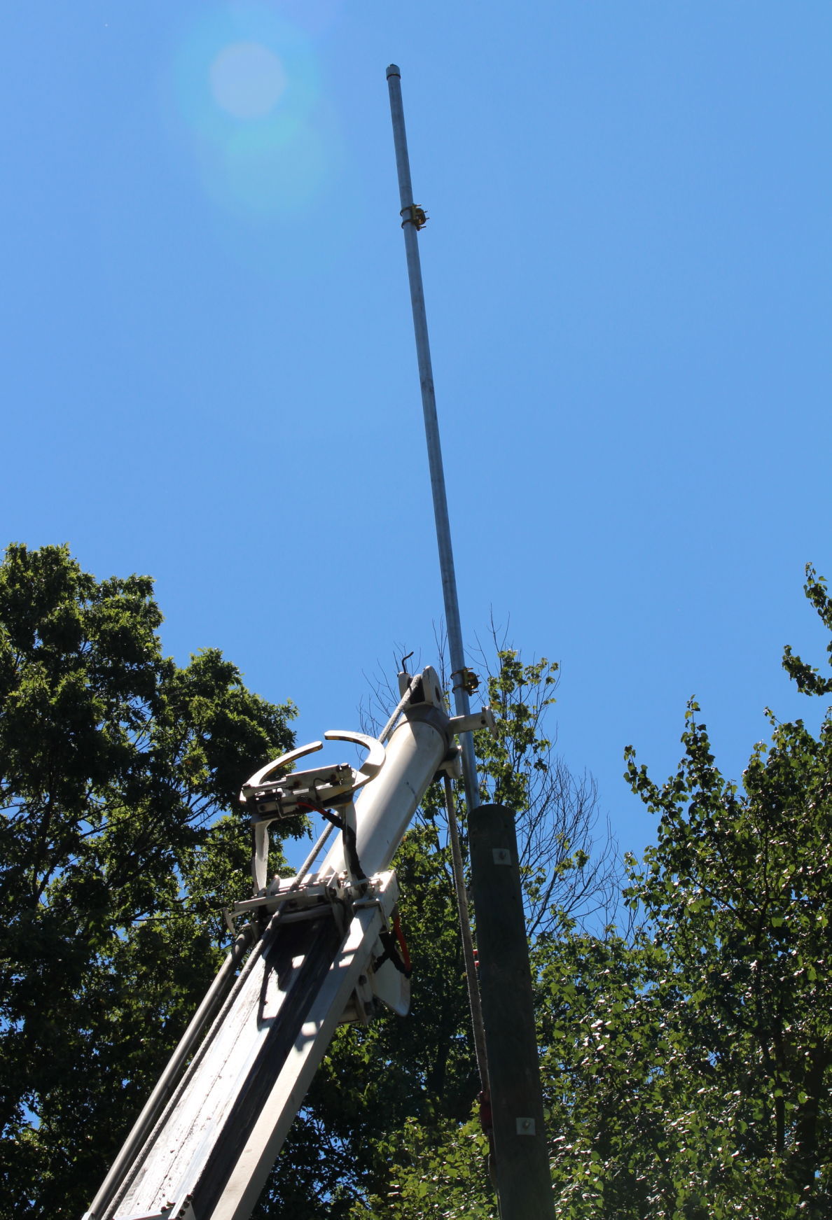 Radio Newark takes step forward with installation of backyard antenna News