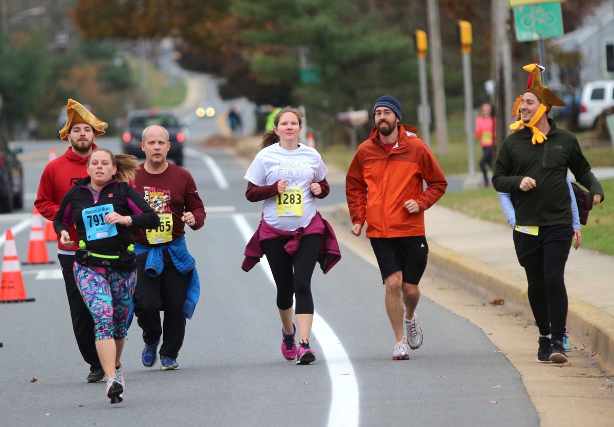 Hundreds run in annual Turkey Trot races | News | newarkpostonline.com