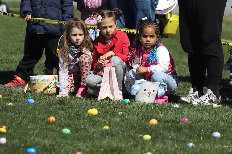 Kids scramble for prizes at Newark's annual Easter egg hunt | News ...