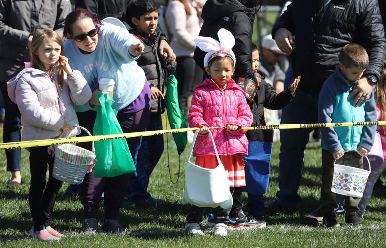 Kids scramble for prizes at Newark's annual Easter egg hunt | News ...