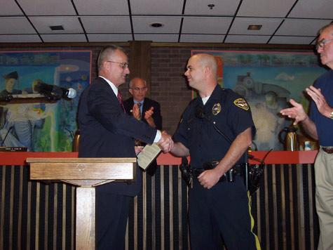 NPD officer returns from Iraq a hero | News | newarkpostonline.com