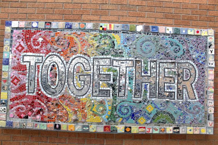 Newark High students create mural honoring the ability to work together ...