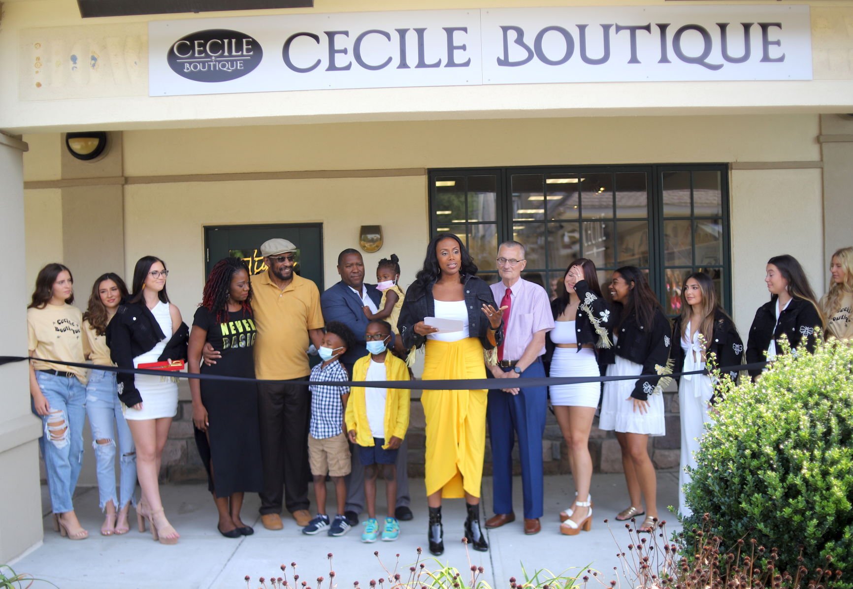 Pageant boutique opens in Shoppes at Louviers News