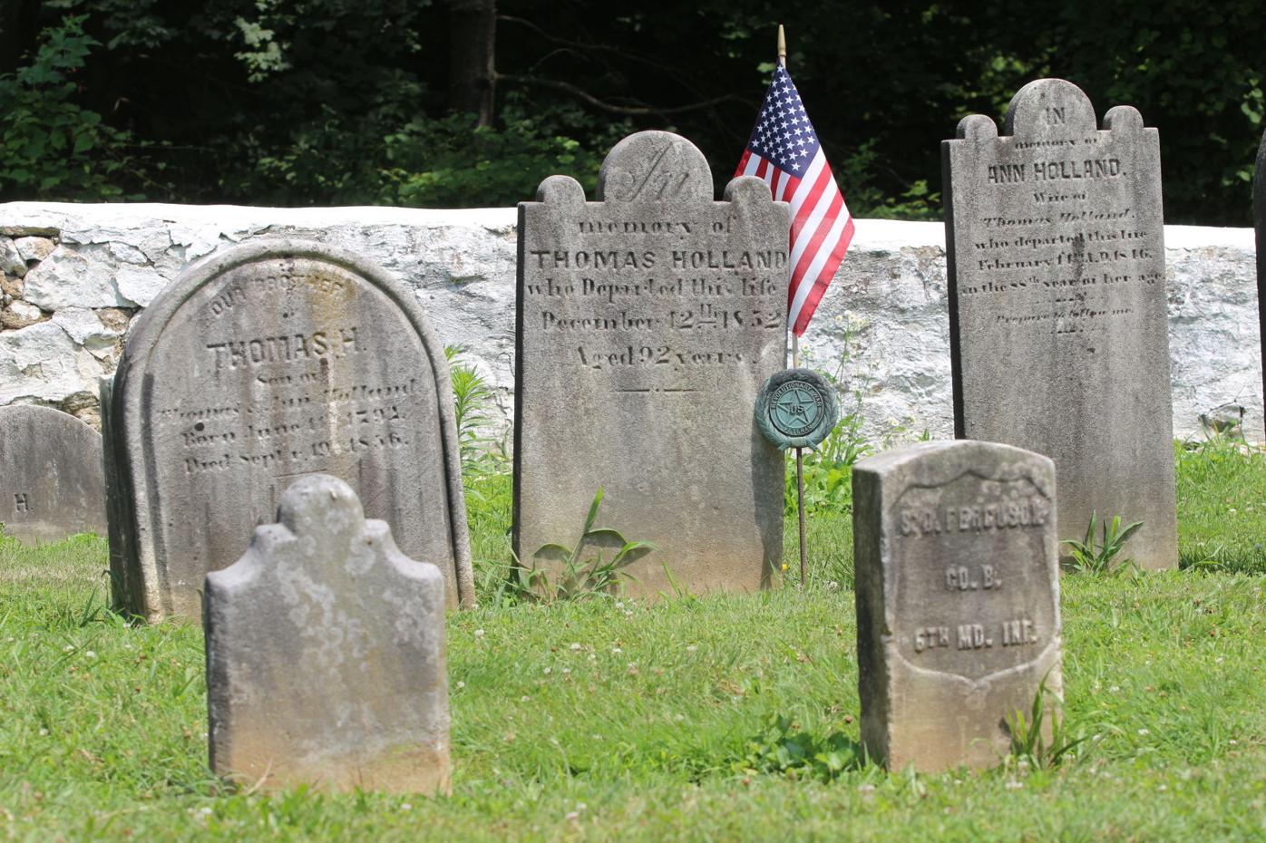 Here Lies A Patriot Flags Mark Graves Of Revolutionary War Veterans News Newarkpostonline Com
