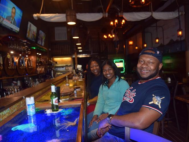 Photos Happy hour’s last hurrah in downtown New Bern Local News