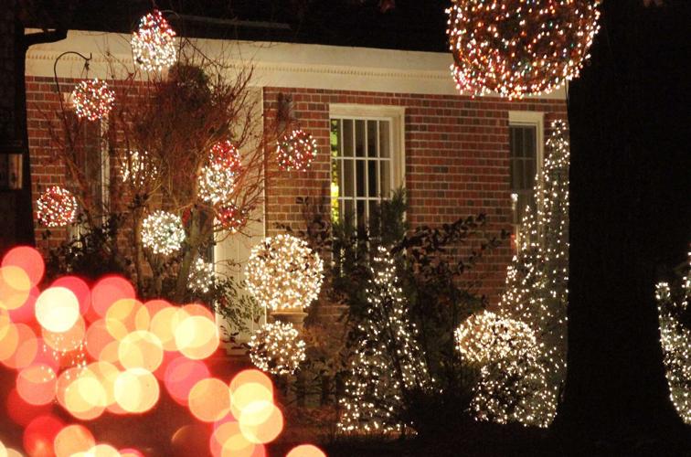 PHOTOS Enchanting Christmas Lights of Canterbury Entertainment