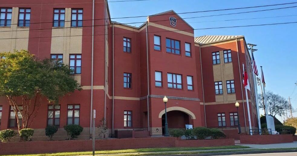 Officials say New Bern police officer saved suicidal woman from jumping off bridge - Vimarsana News