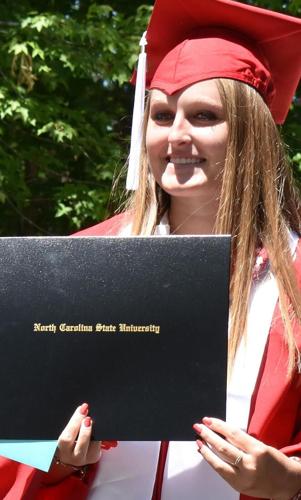 Dying cancer patient sees daughter’s graduation | Local News ...
