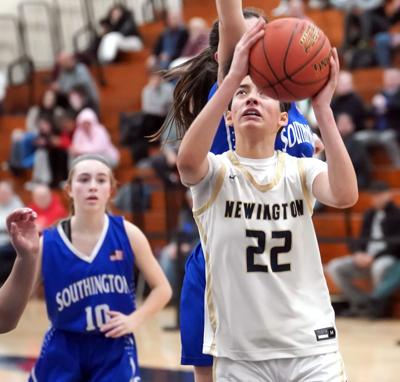 Raynor #39 s game winner lifts E O Smith over Newington in final seconds