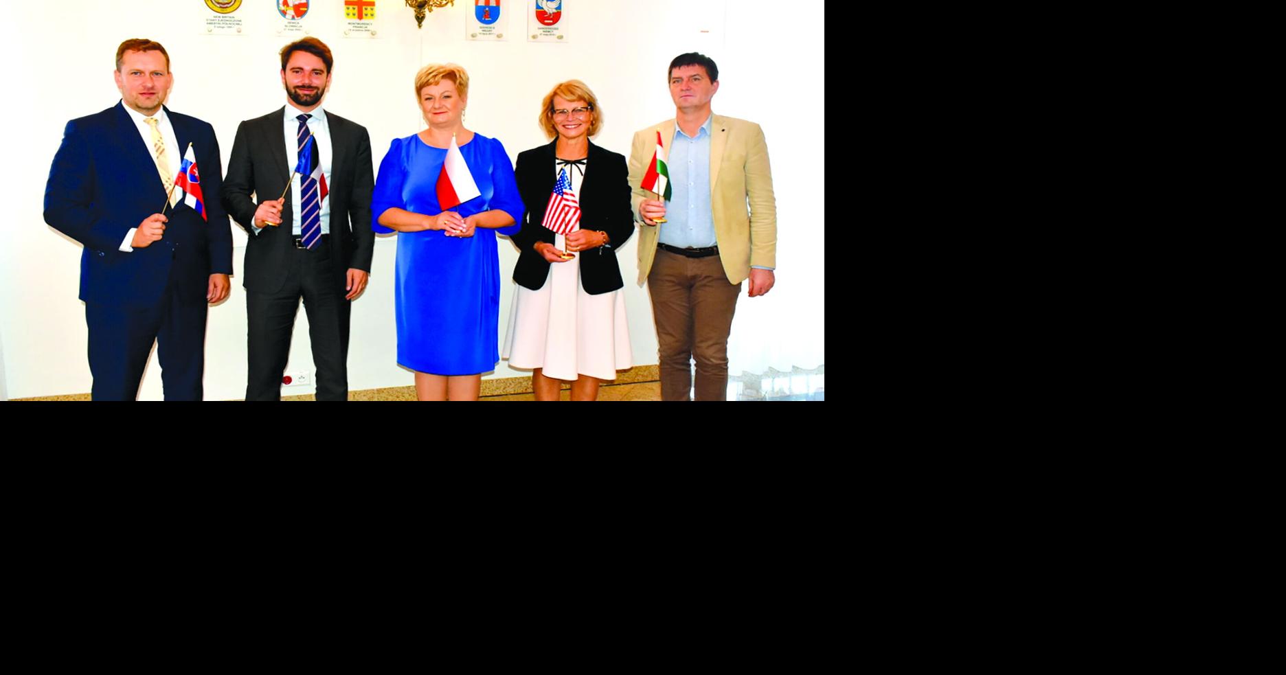 Buzz Travels to Poland: New Britain ‘bee’ gifted to sister city