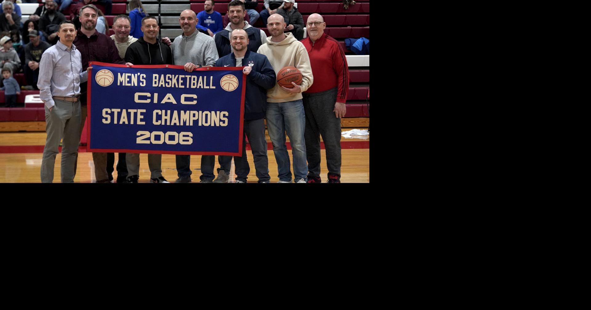 Berlin boys basketball honors ‘06 state championship team while clinching playoff berth