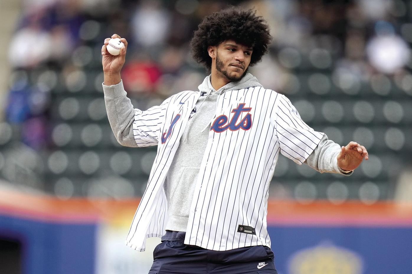 Jackson, Hurley celebrate UConn's title at Citi Field