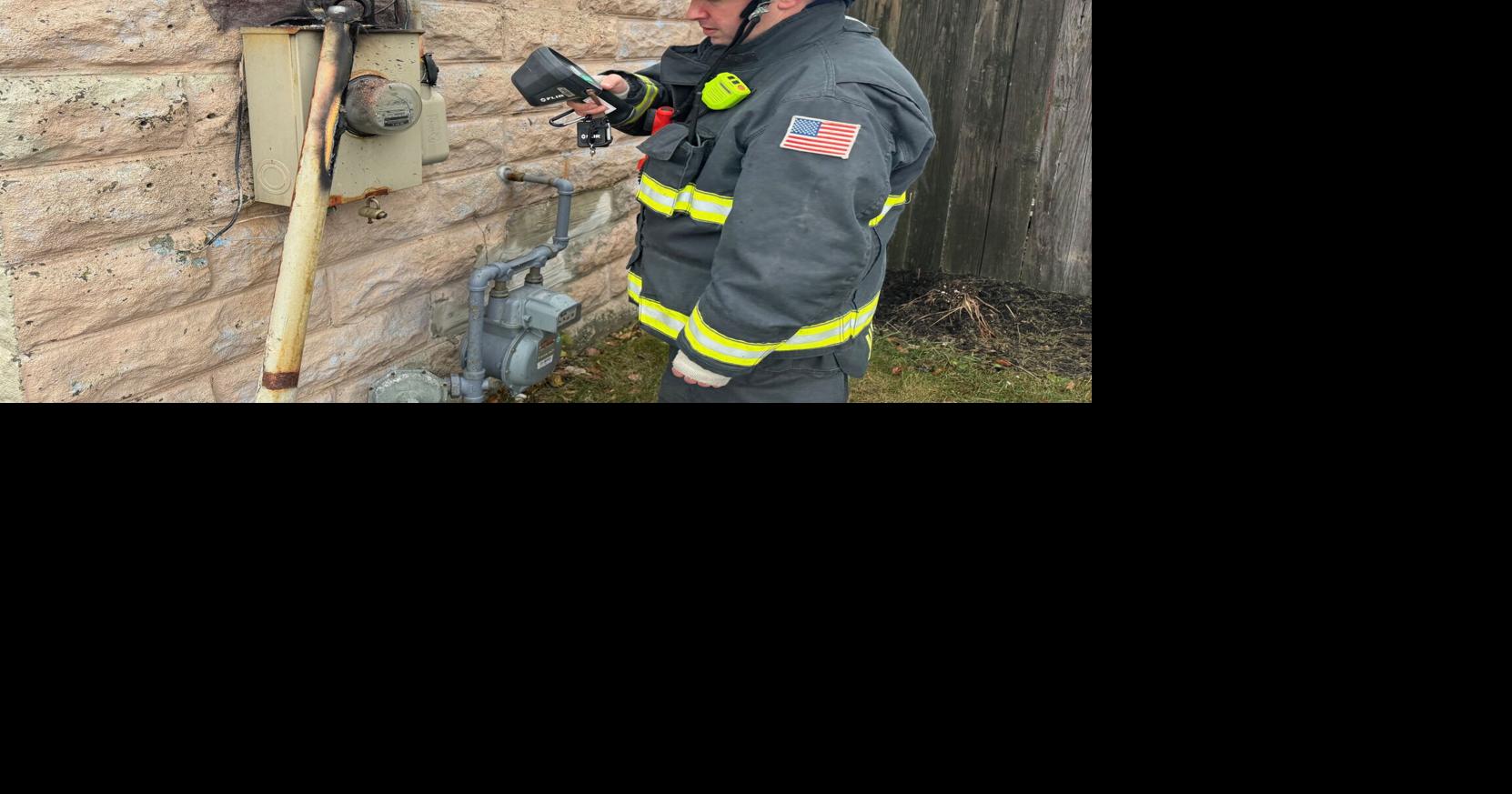 Power wire ripped from Salisbury home | Photos | newburyportnews.com