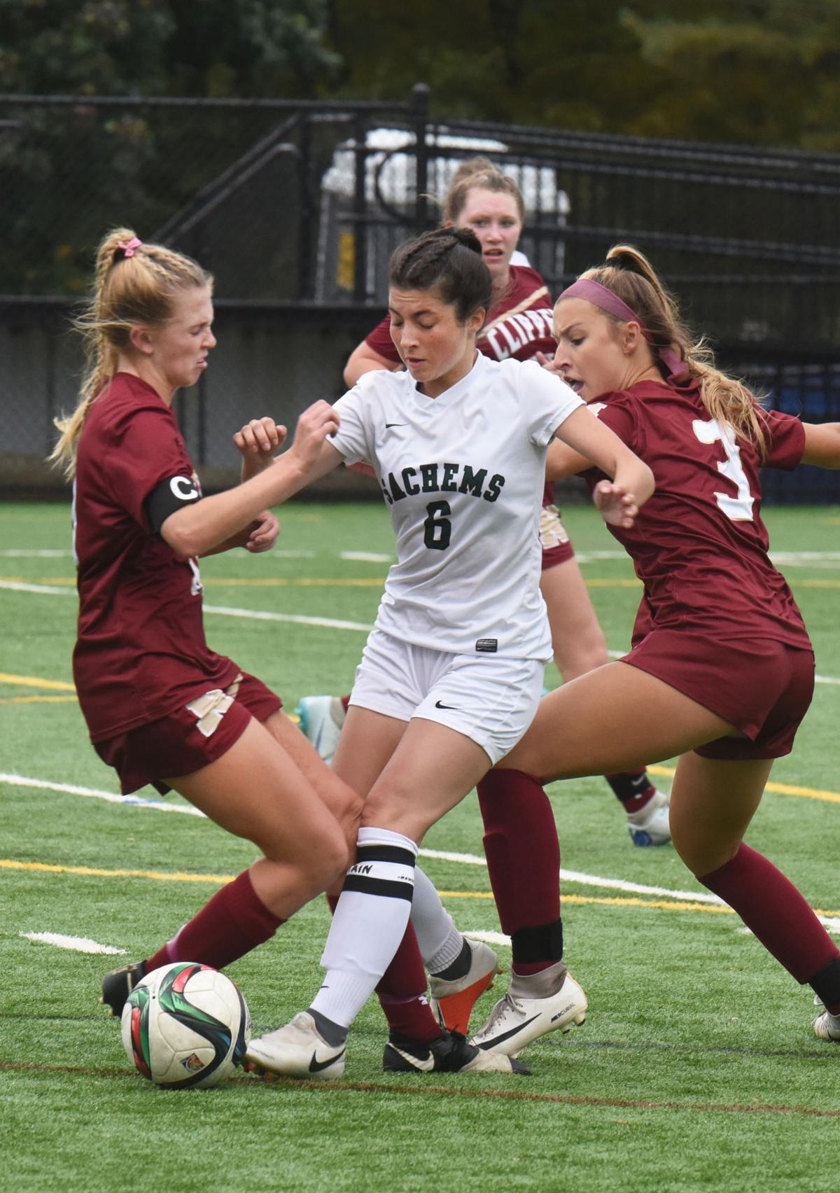 191012_NT_BEA_soccer_1.jpg