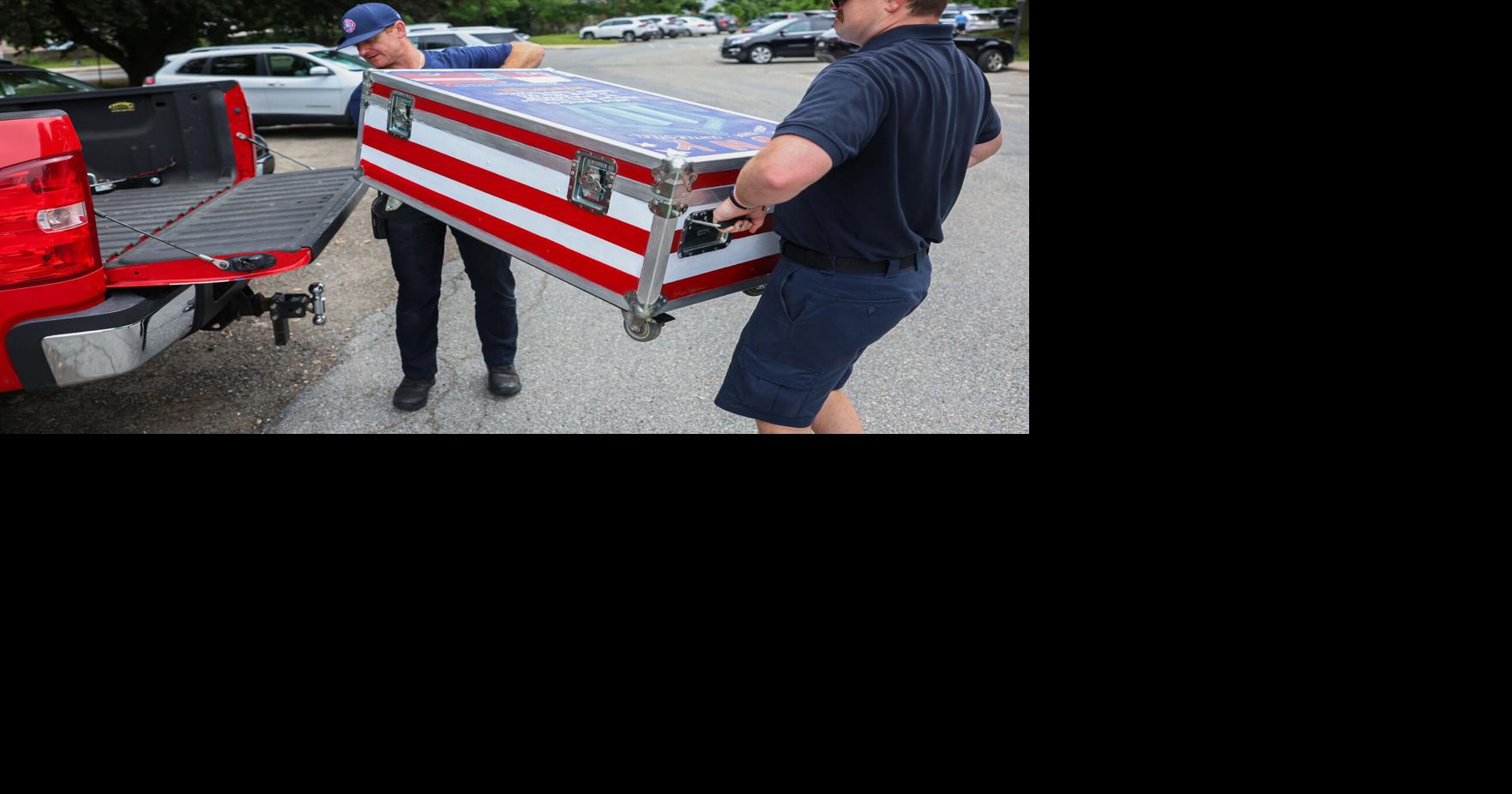 9/11 display case receives paint job