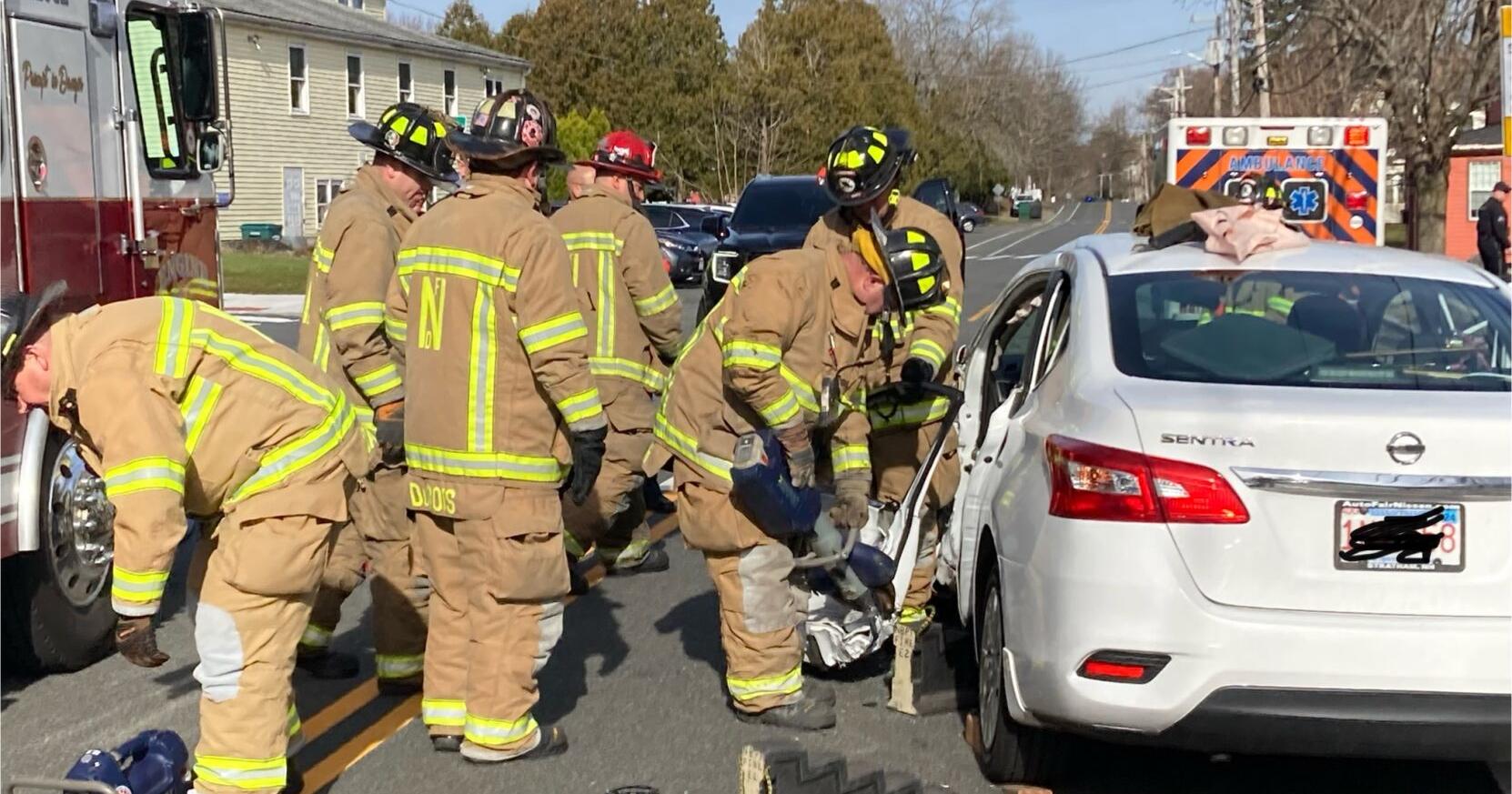 2 injured after Merrimac Street car crash - Vimarsana News