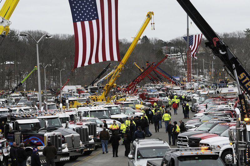 Tow truck tribute to fallen driver | Regional News | newburyportnews.com
