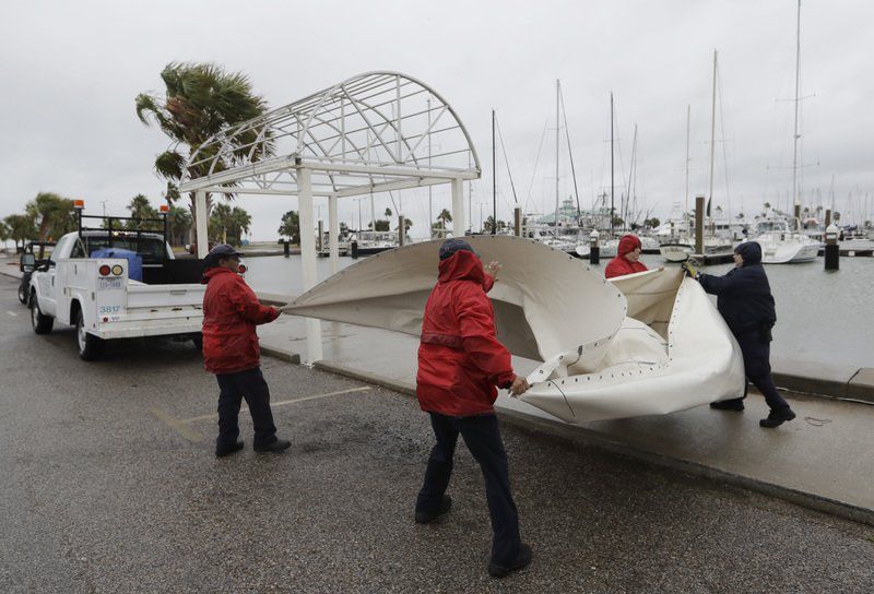 Over 200000 power outages reported in wake of Hurricane Harvey Over 200000 power outages reported in wake of Hurricane Harvey