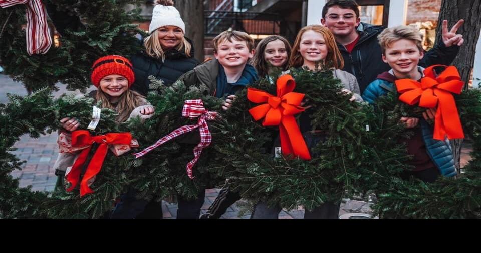 Newburyport PTO sells wreaths at Santa Parade News