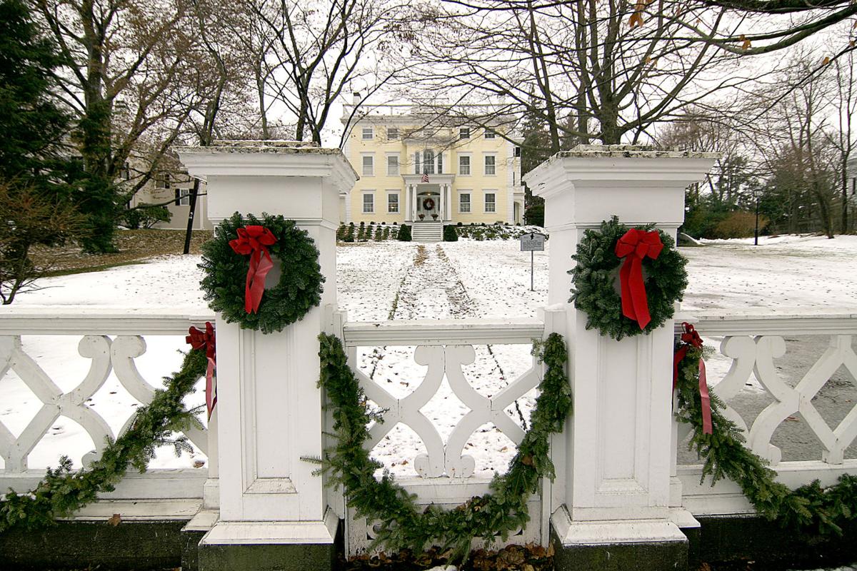 Photo Slideshow Holiday House Tour Newburyportnews Com