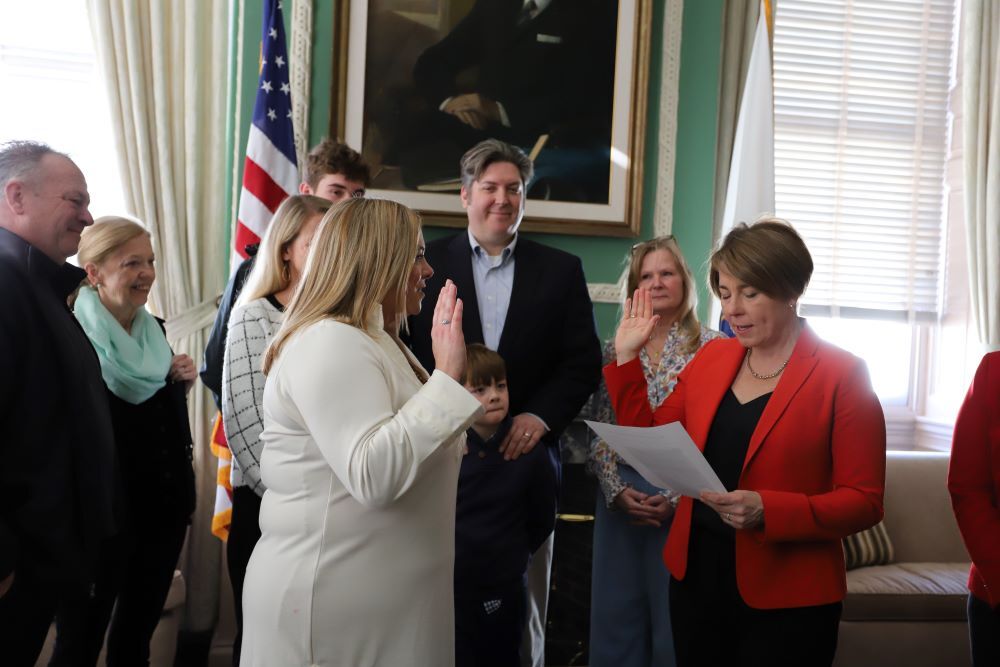 1000px x 667px - Kassner sworn in to House seat | Local News | newburyportnews.com