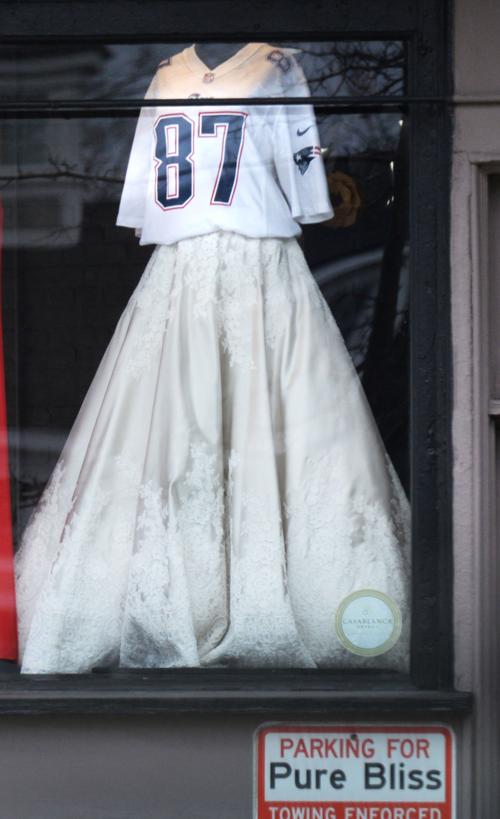 Pats fans show their colors