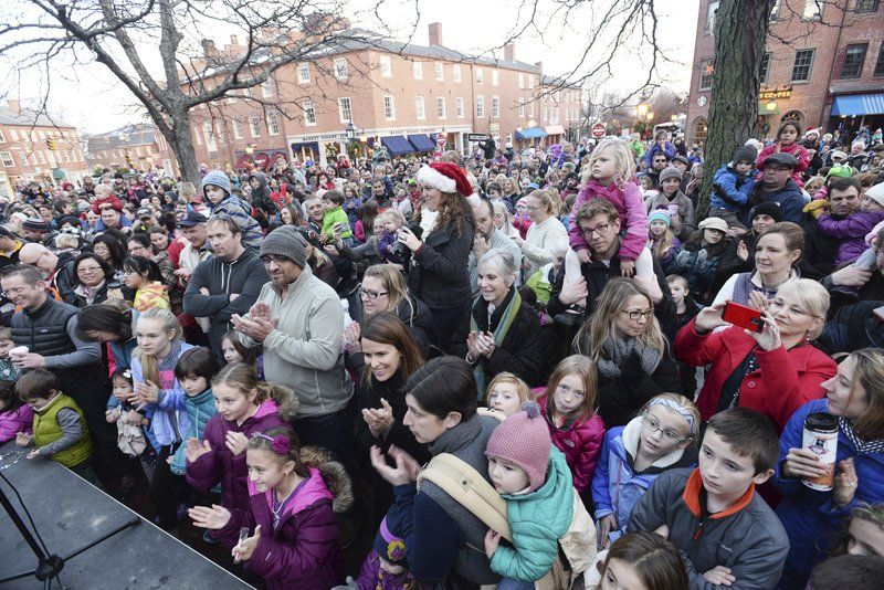 SLIDESHOW Newburyport Santa Parade and Tree Lighting 2014 Gallery