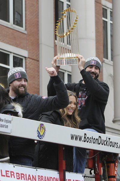 Red Sox fans cheer for heroes at parade | Local News