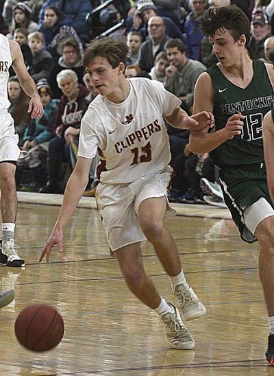 Basketball Robertson Comes Up Big For Newburyport Local Sports