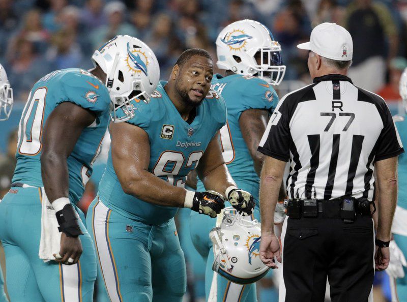 Stomp Costs Lions' Suh Two Games