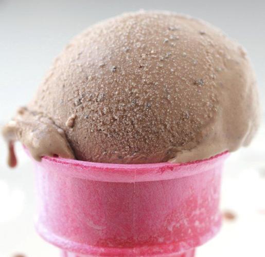The Water Hack For Non-Stick Ice Cream Scooping