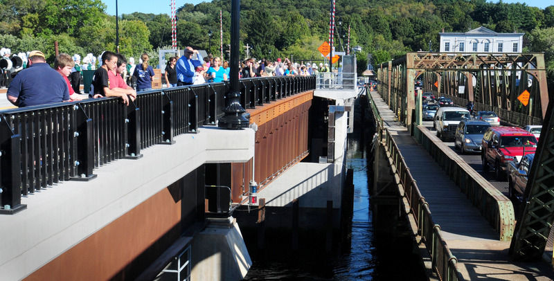 New Groveland Bridge opens today | Local News | newburyportnews.com