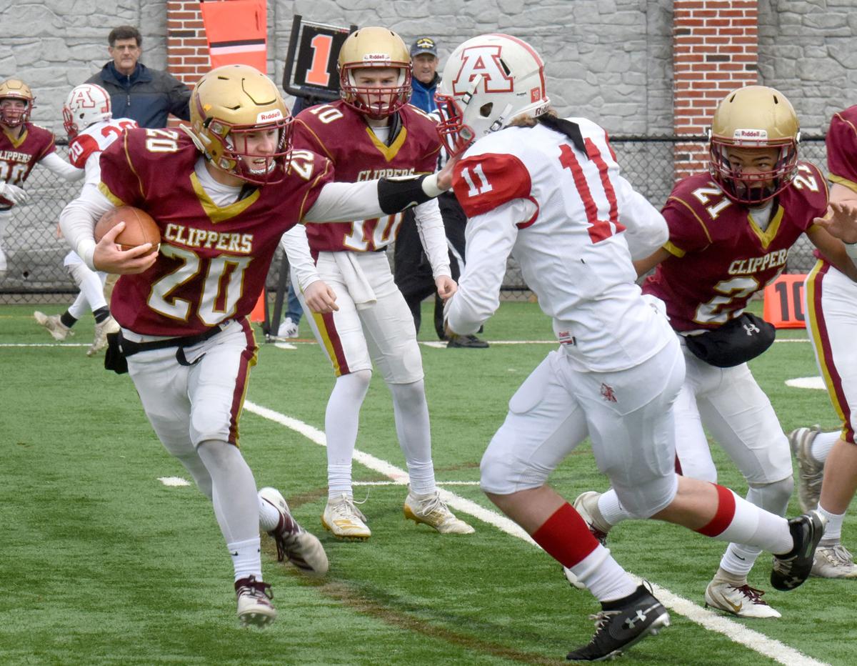 191128_NT_BEA_football_7.jpg