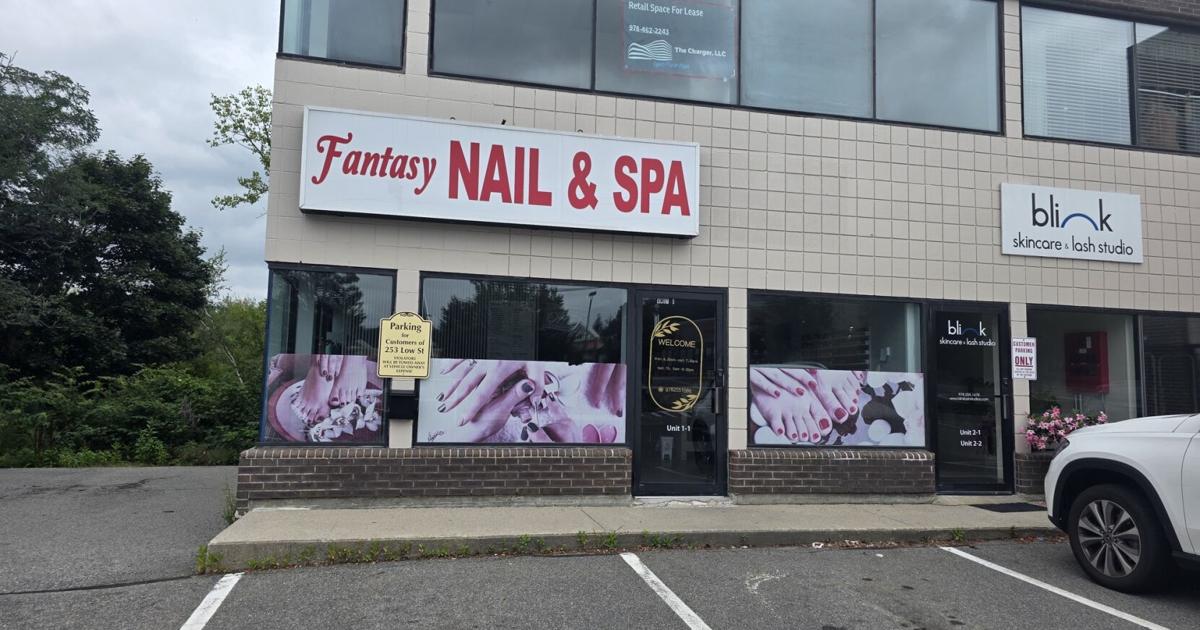 ICE agents storm Newburyport business