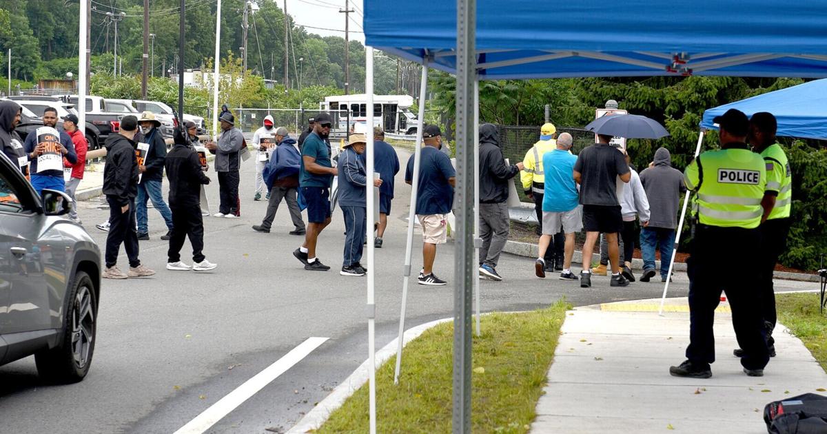 On the picket line: Police keep watch as MeVa talks, strike drag on