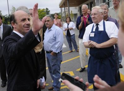 Artie T., Hassan surprise workers, shoppers at Market Basket | Local News |  