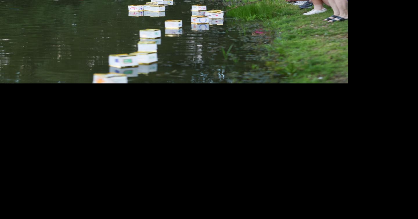 Remembering lost loved ones Photos